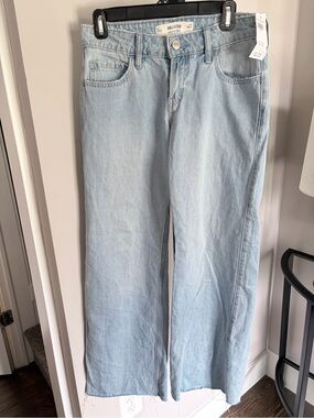 Hollister Women's Light Blue Flare Jeans